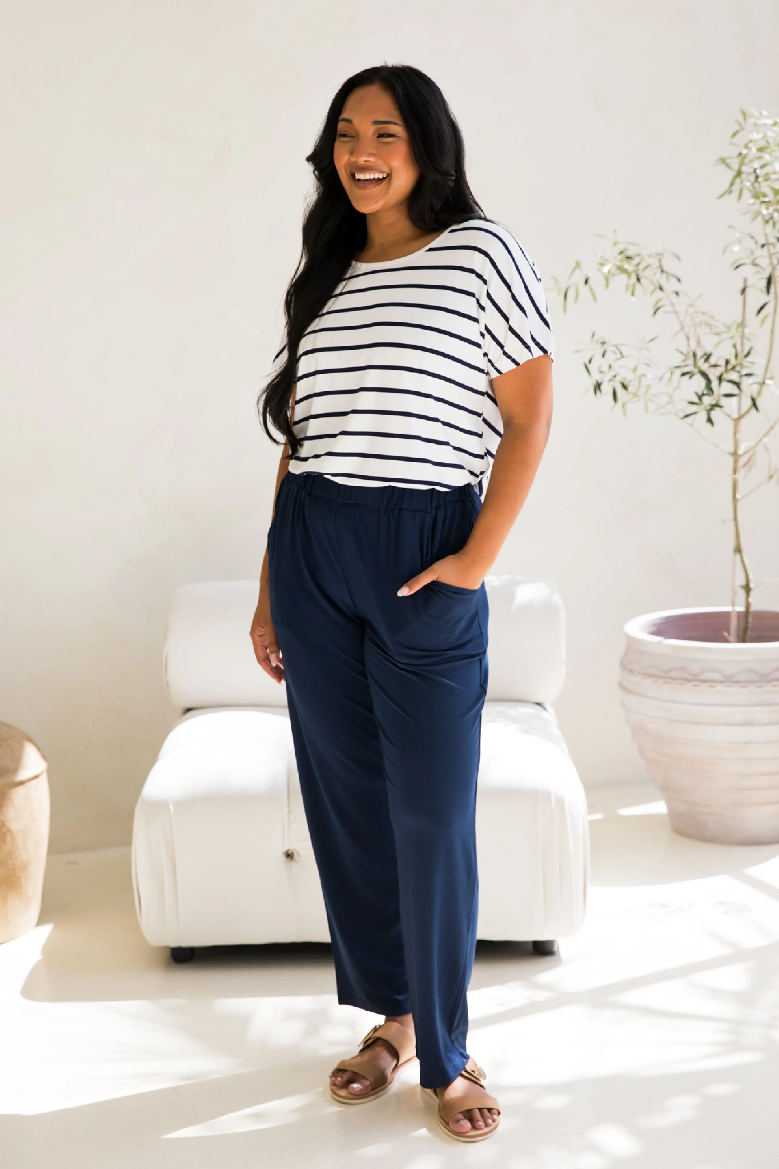 Frankie Pant in Navy