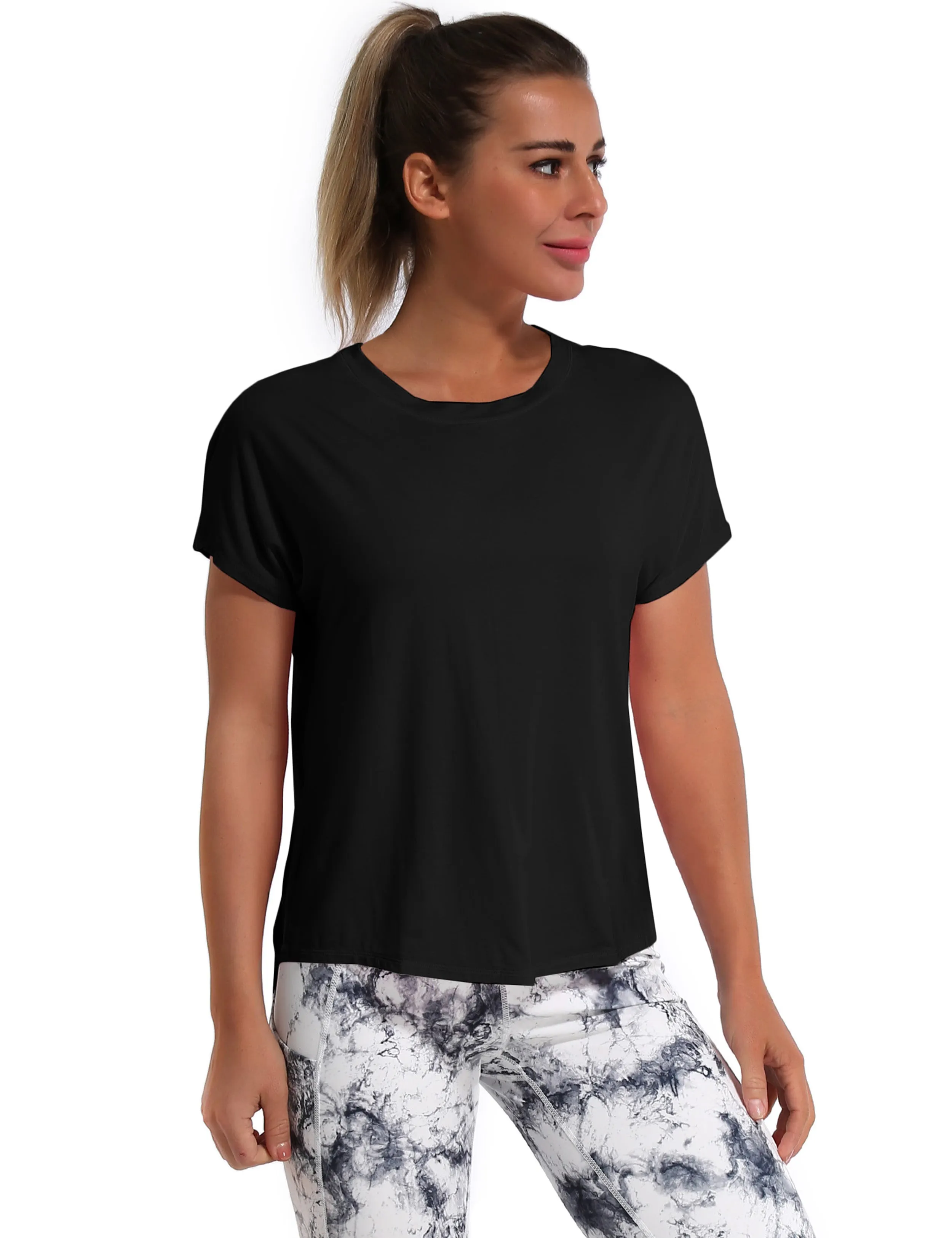 Hip Length Short Sleeve Shirt black_yogastudio