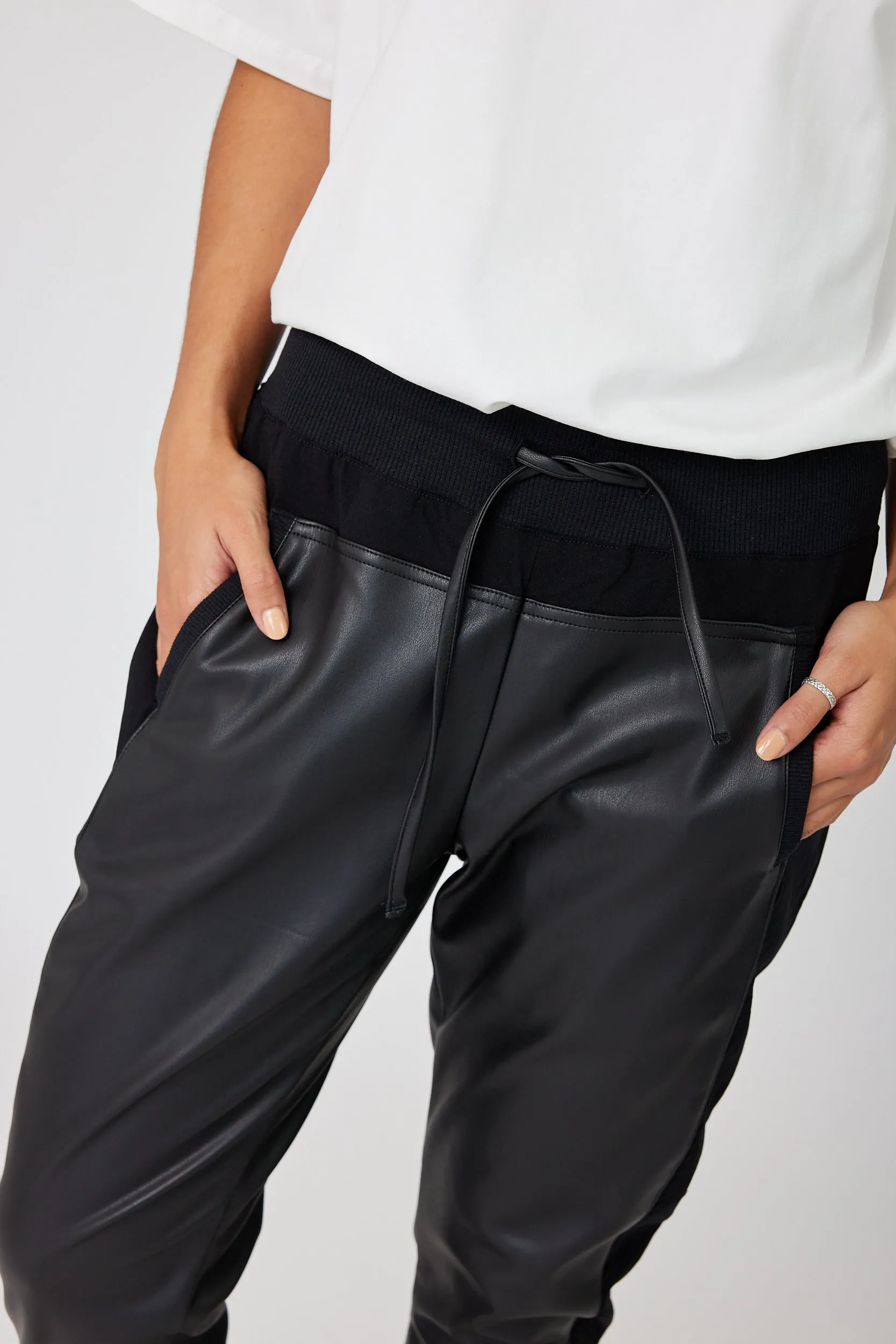 JOEY Pants Vegan Leather Black