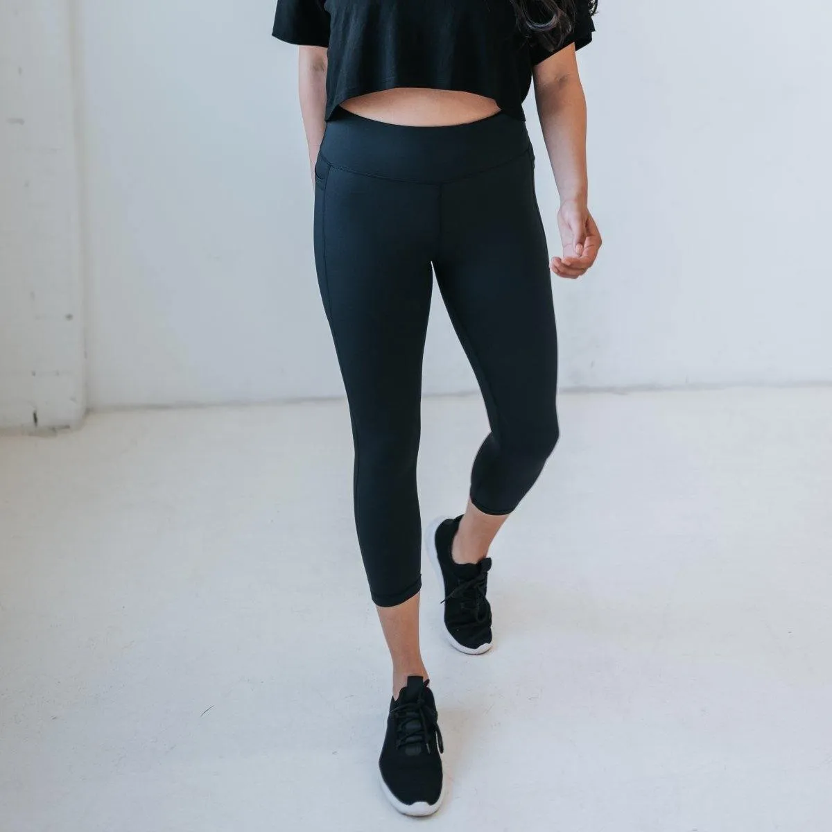 Lux 7/8 Capris - Black