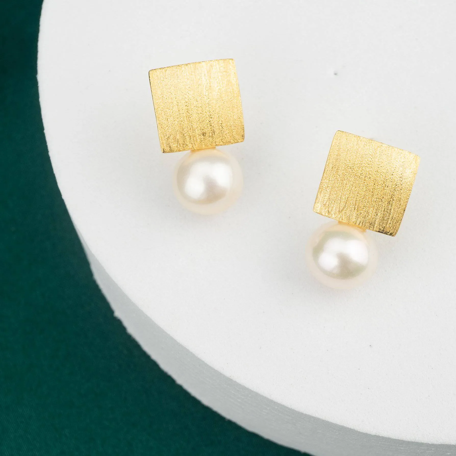 New Yorker Freshwater Pearl Earrings WE00168